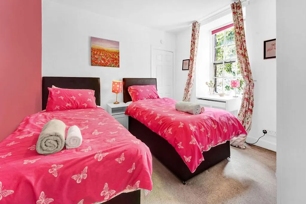 St Marys Street Apartment Edinburgh