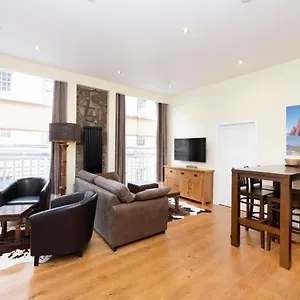  Apartment Joivy Stunning Flat Near St Giles Cathedral